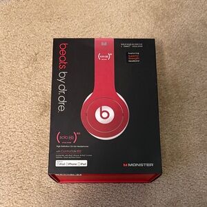 Beats by Dre Solo HD Red On-Ear Headphones